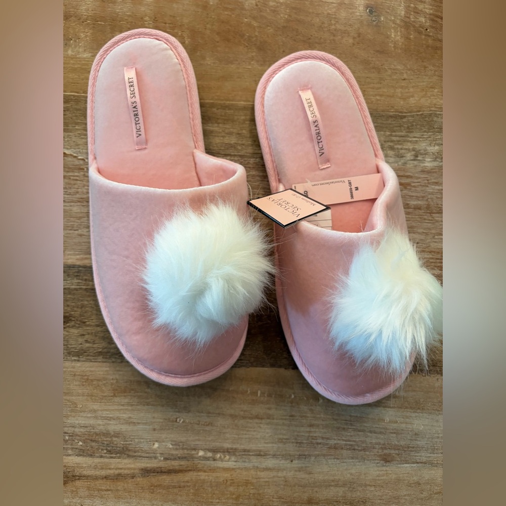Victoria's Secret Women’s Pom Pom Slip On Slippers Pink White, Size Medium 7-8 - Picture 3 of 8